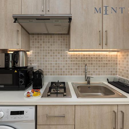 Seven Palm, Palm Jumeirah - Mint Stay Dubai Exteriör bild