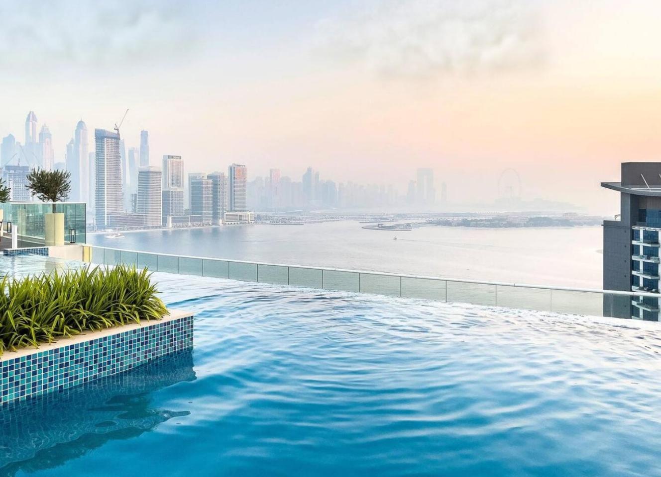 Seven Palm, Palm Jumeirah - Mint Stay Dubai Exteriör bild