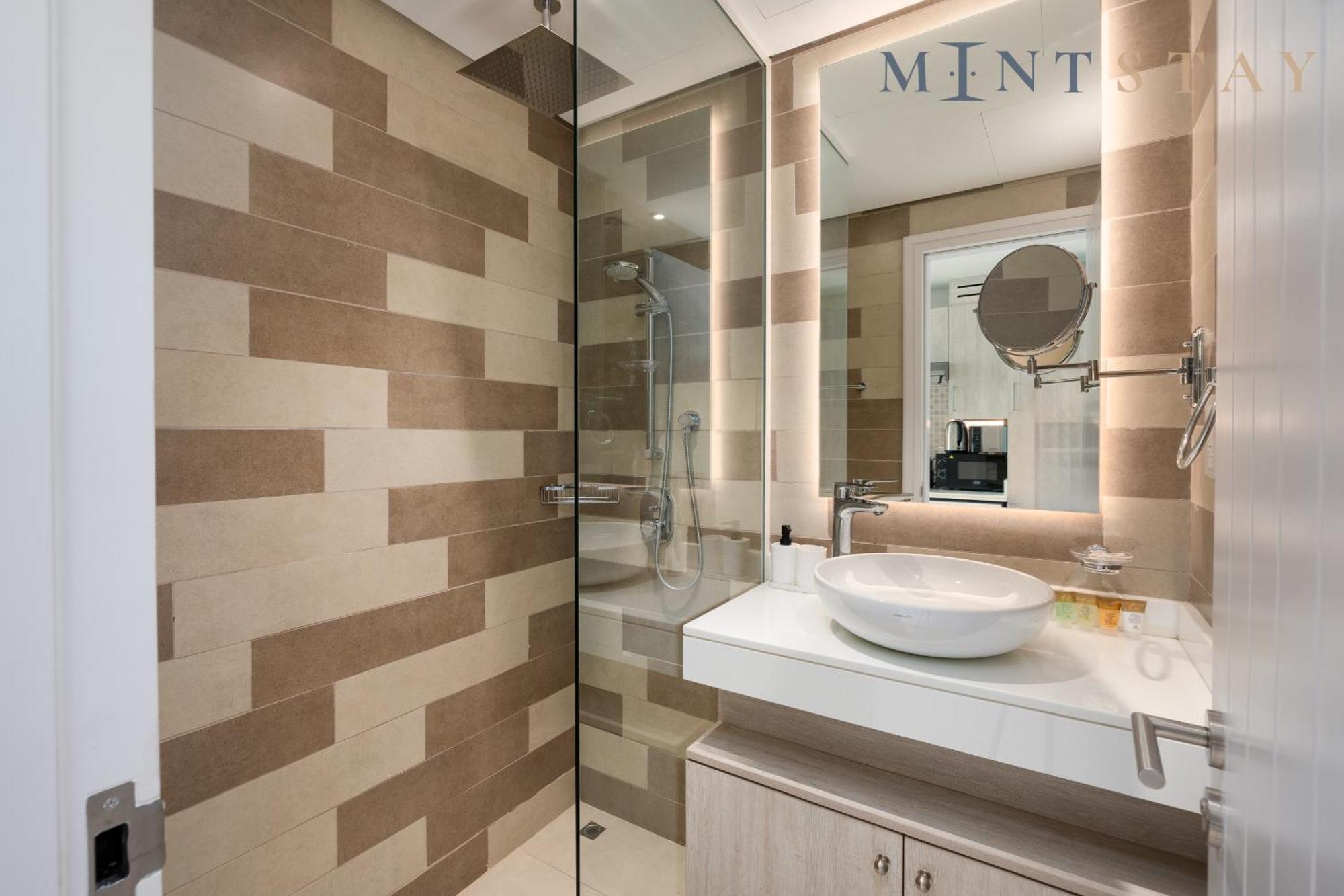 Seven Palm, Palm Jumeirah - Mint Stay Dubai Exteriör bild