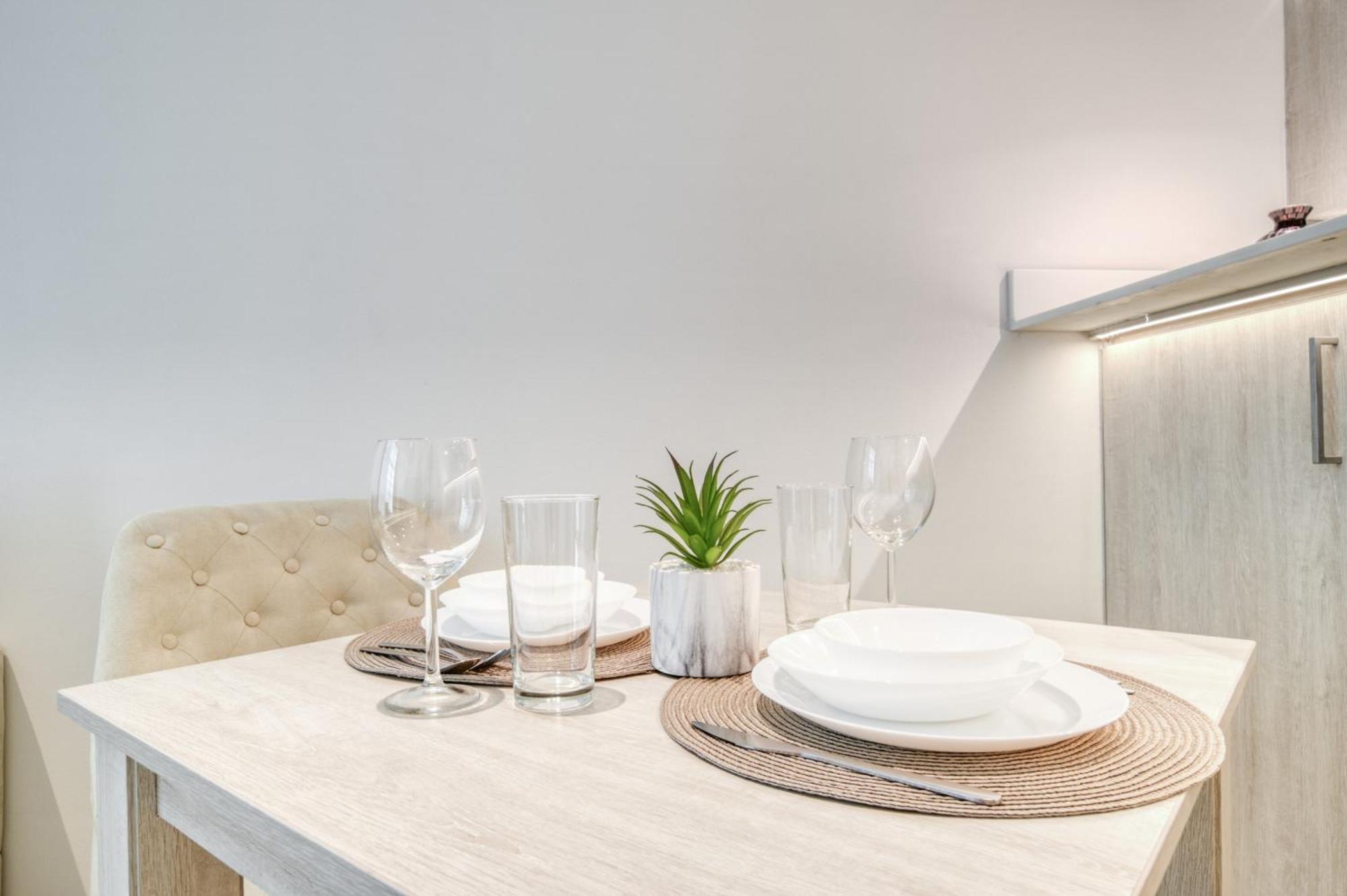 Seven Palm, Palm Jumeirah - Mint Stay Dubai Exteriör bild