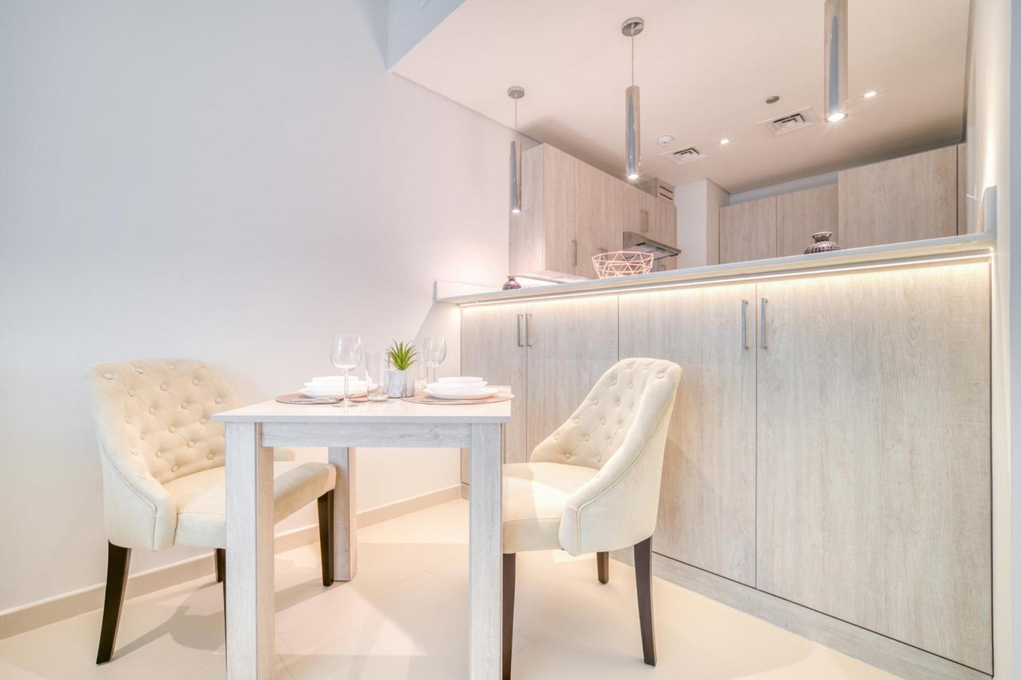 Seven Palm, Palm Jumeirah - Mint Stay Dubai Exteriör bild